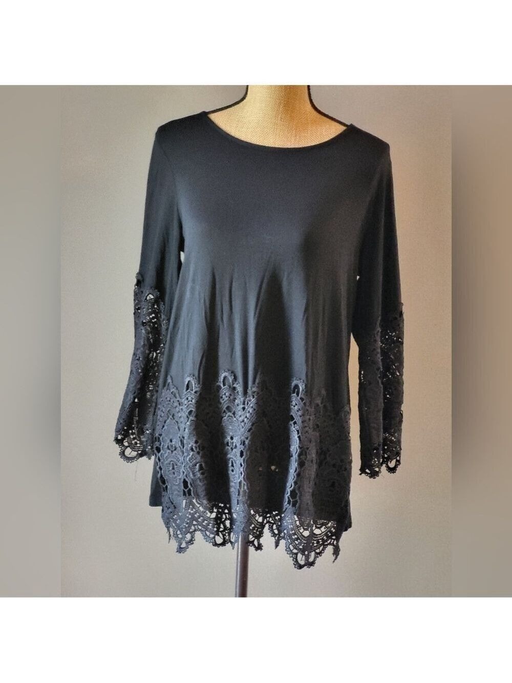 Jodifl NWT small black tunic top